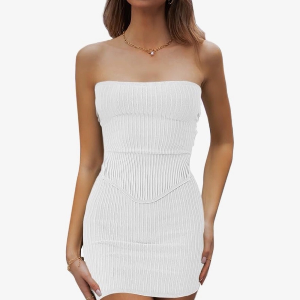 Chyrii Strapless White Ribbed Bodycon Dress